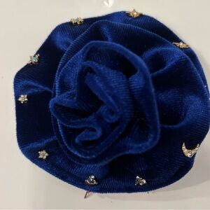 Free People Rosette Brooch with Gold Tone Earrings NWT